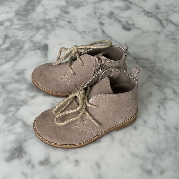 Gap toddler chukka boots - Picture 2 of 6